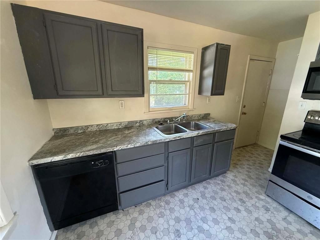 902 Williams Street — photo 4