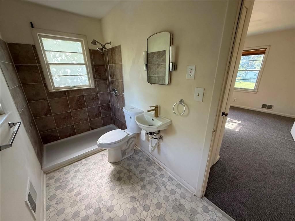 902 Williams Street — photo 10