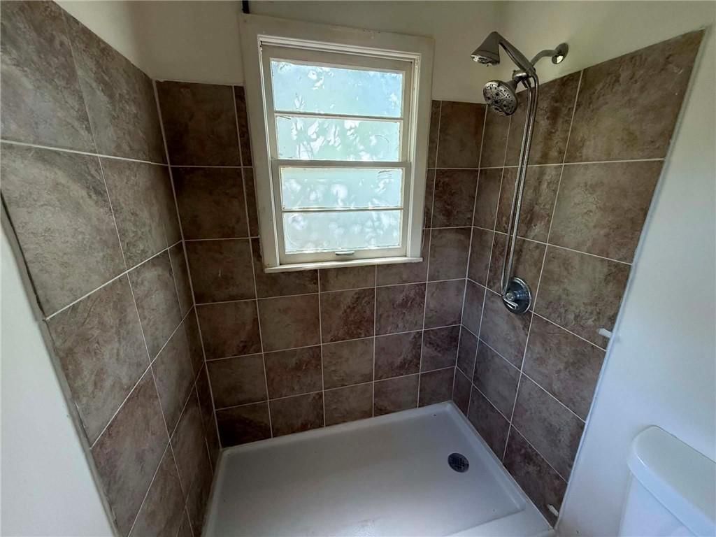 902 Williams Street — photo 11
