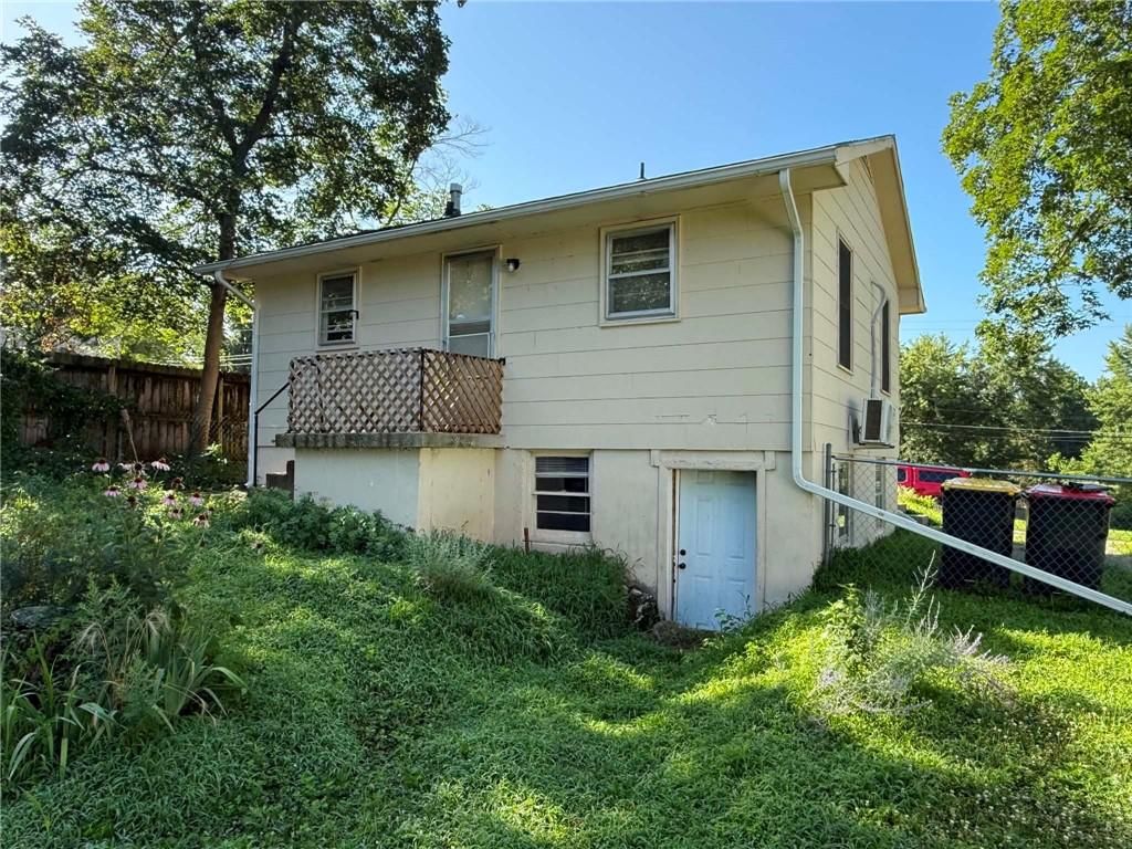 902 Williams Street — photo 19