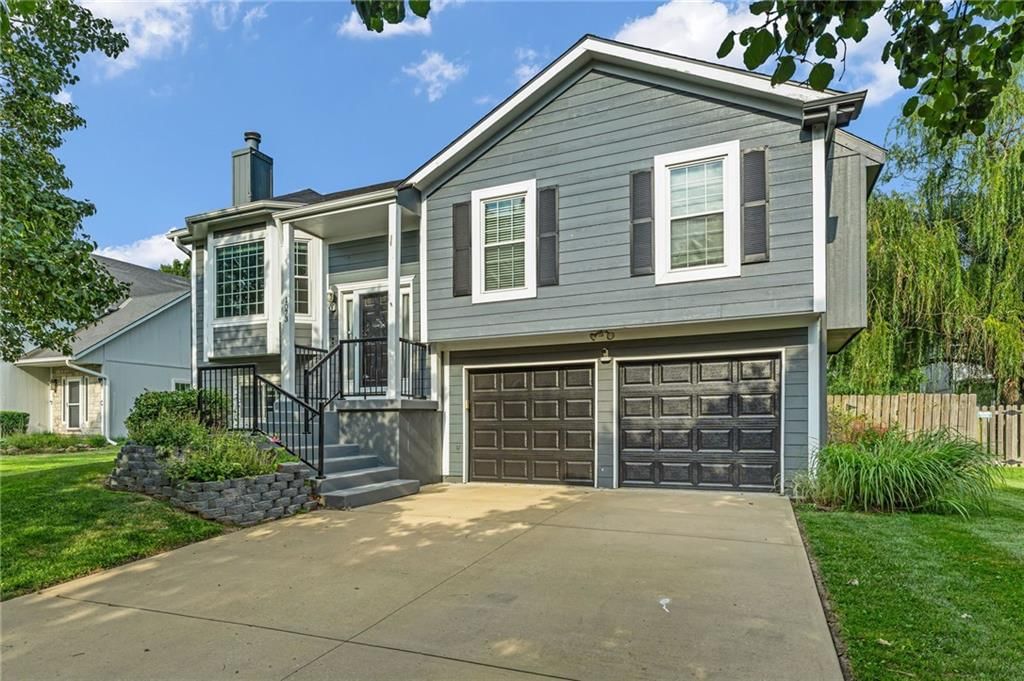 1073 N Logan Street — photo 1