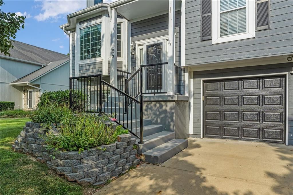 1073 N Logan Street — photo 3