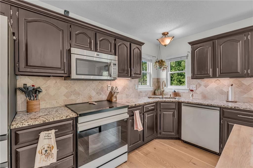 1073 N Logan Street — photo 24