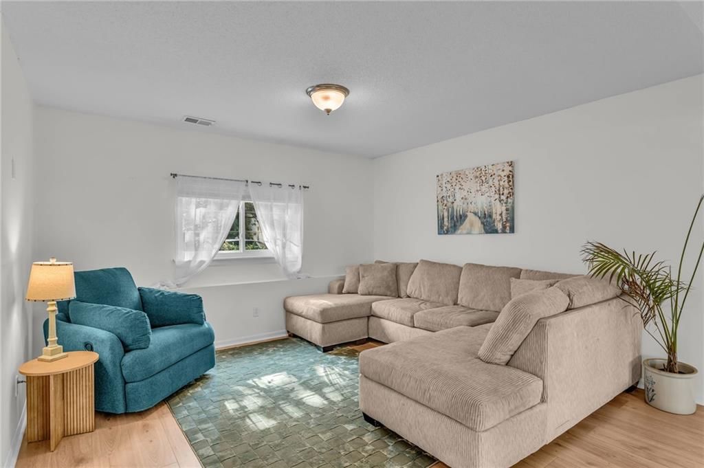 1073 N Logan Street — photo 40