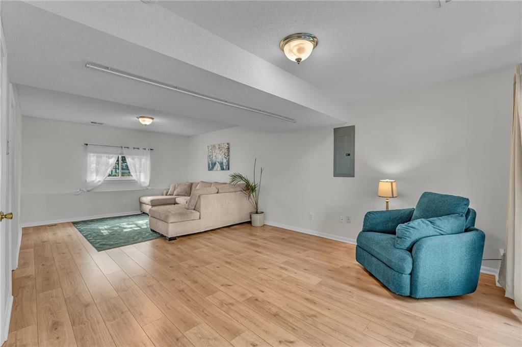 1073 N Logan Street — photo 42