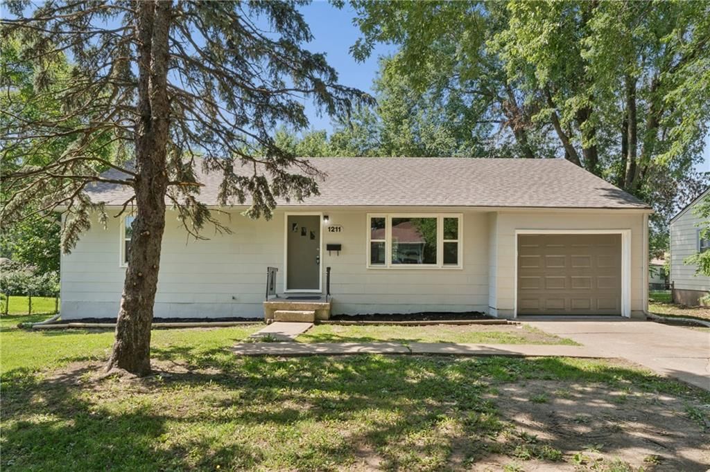 1211 NE 67th Place — photo 2