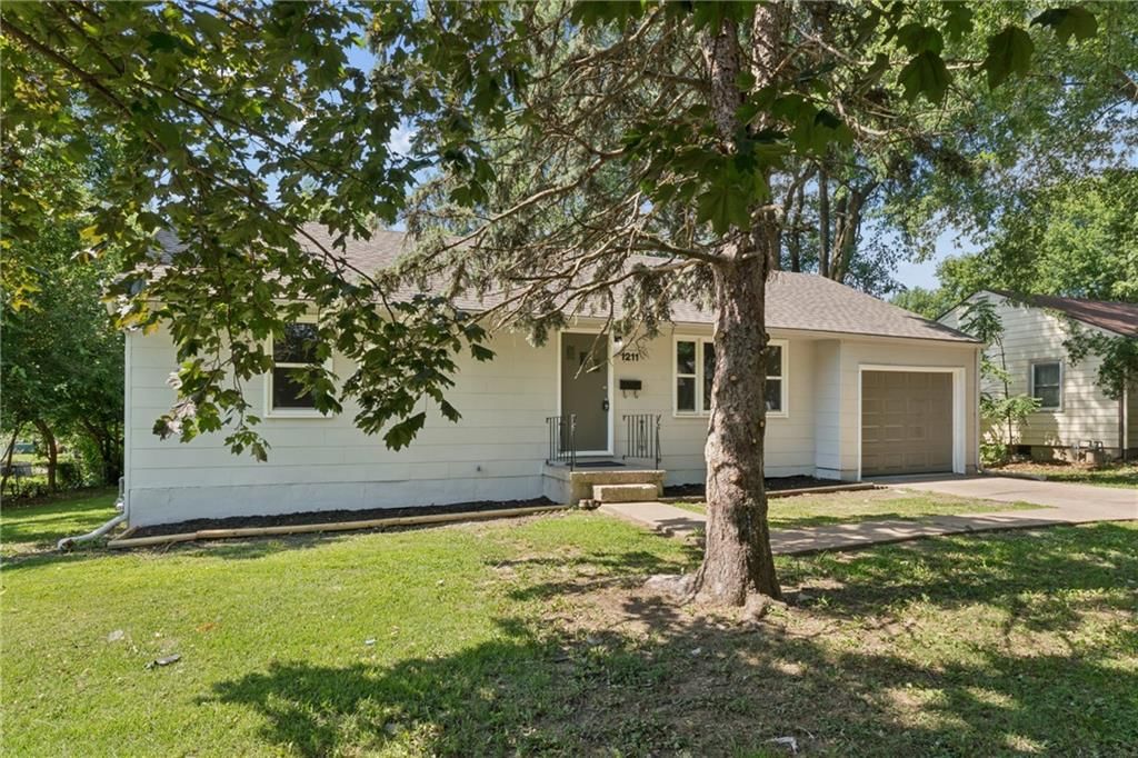 1211 NE 67th Place — photo 3