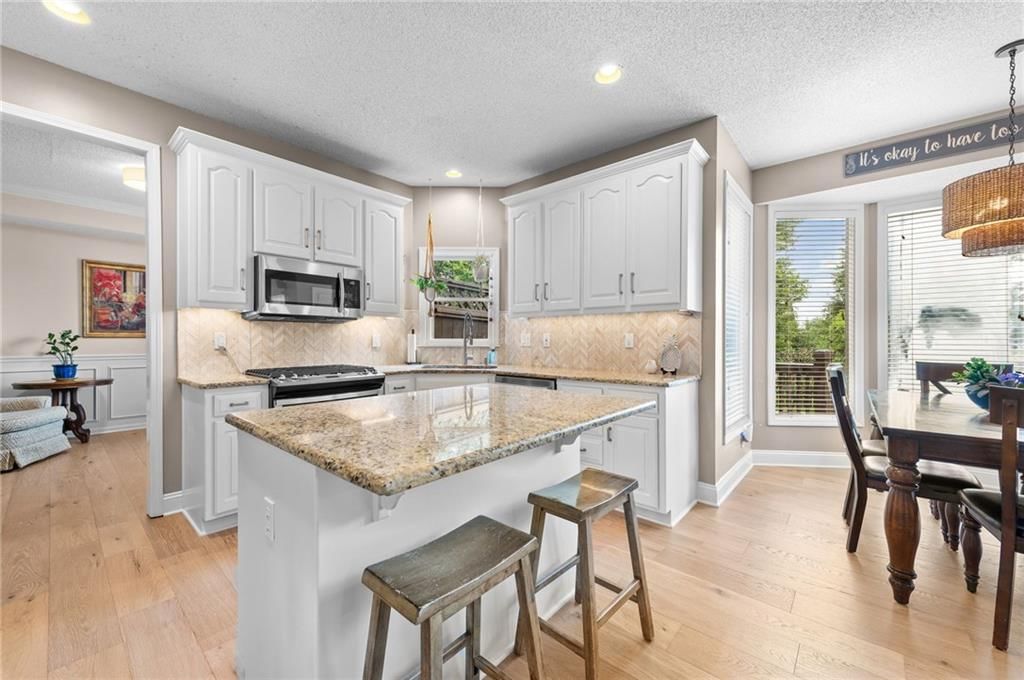 8112 W 145th Street — photo 10