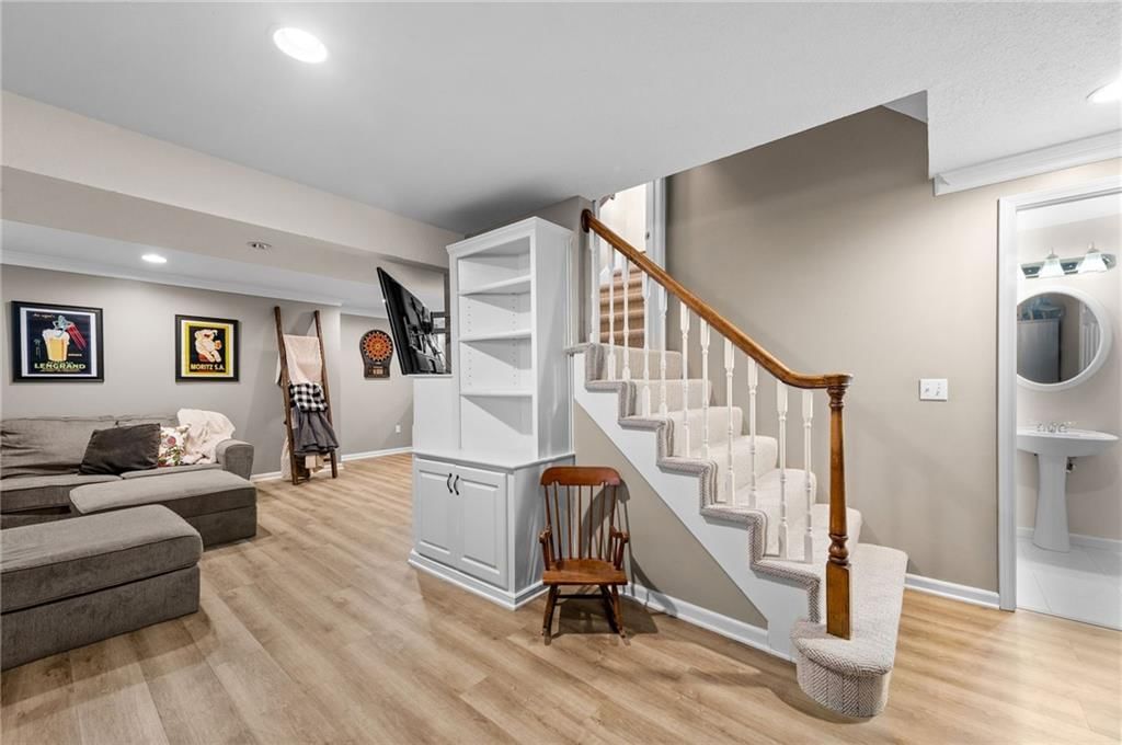 8112 W 145th Street — photo 19