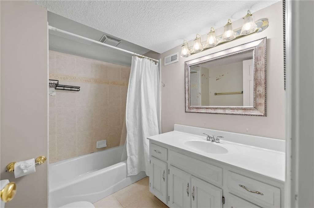 8112 W 145th Street — photo 28