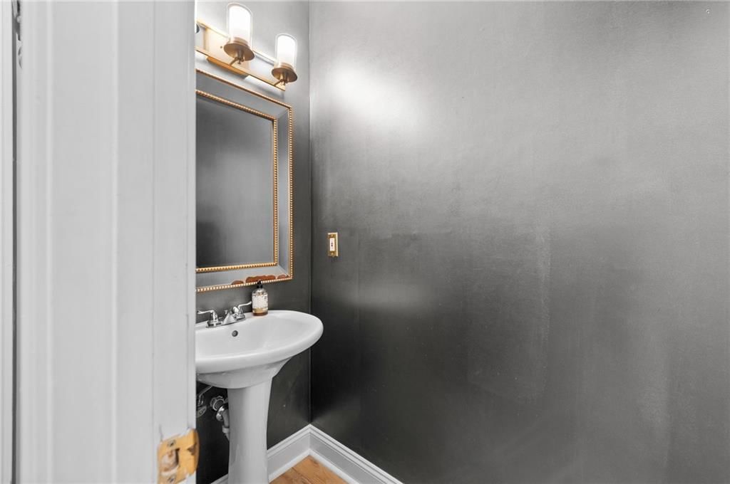 8112 W 145th Street — photo 29