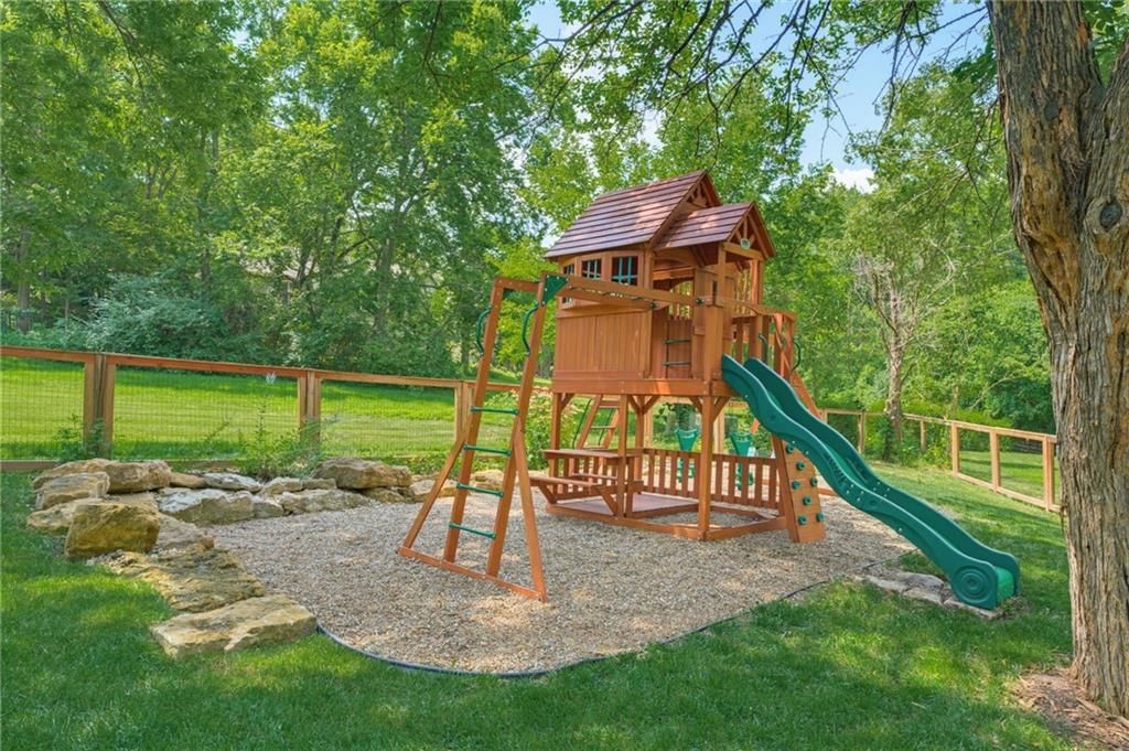 225 Arizona Place — photo 6