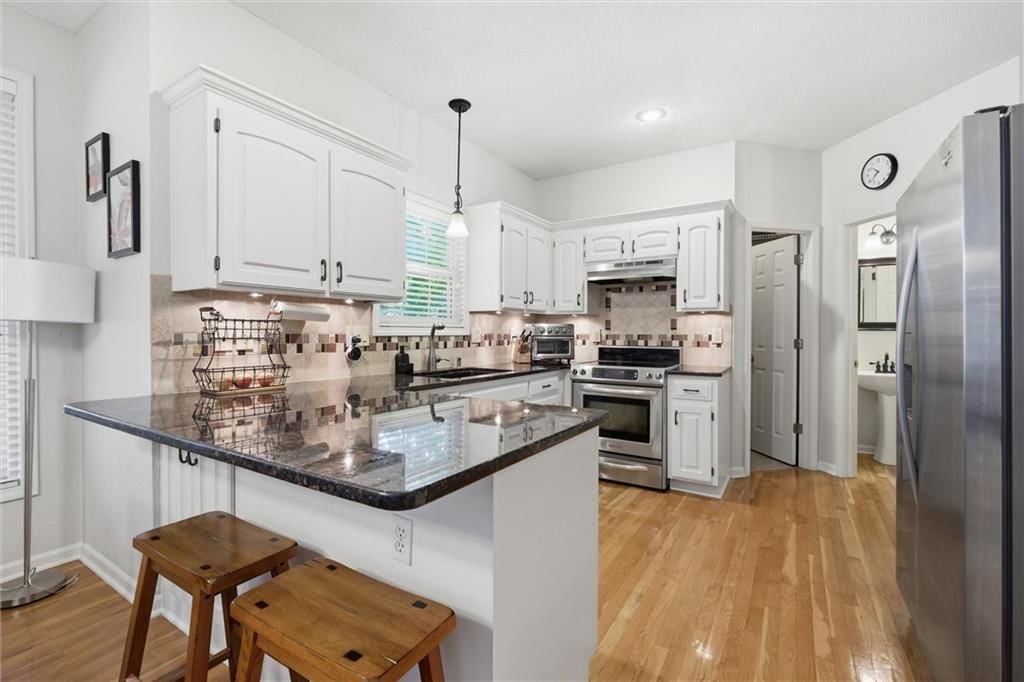 4813 Noble Street — photo 10