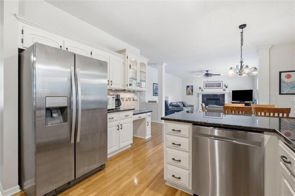 4813 Noble Street — photo 12