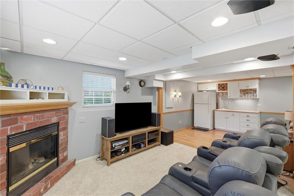 4813 Noble Street — photo 29