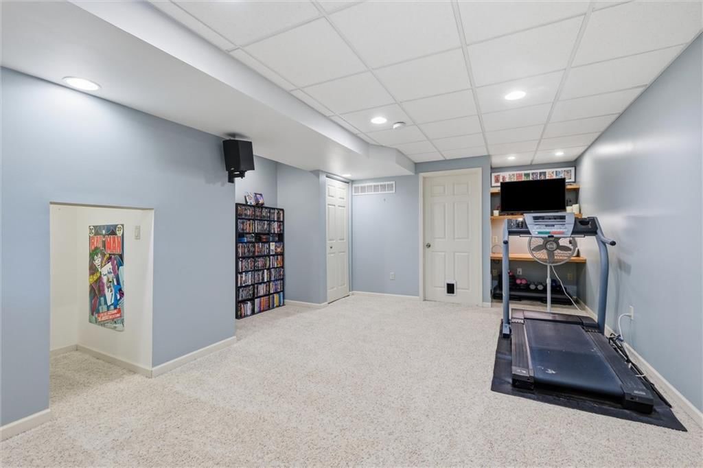 4813 Noble Street — photo 34