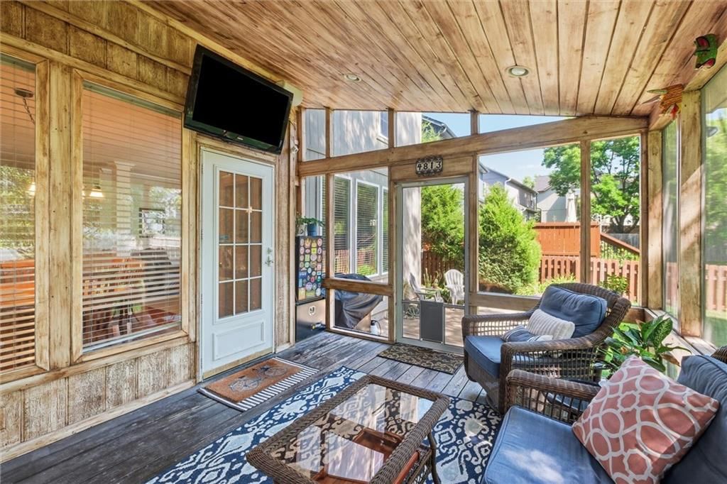 4813 Noble Street — photo 36