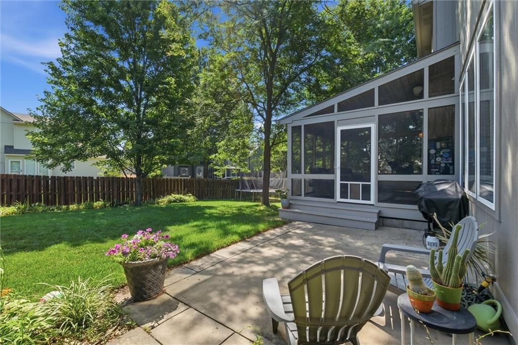 4813 Noble Street — photo 37