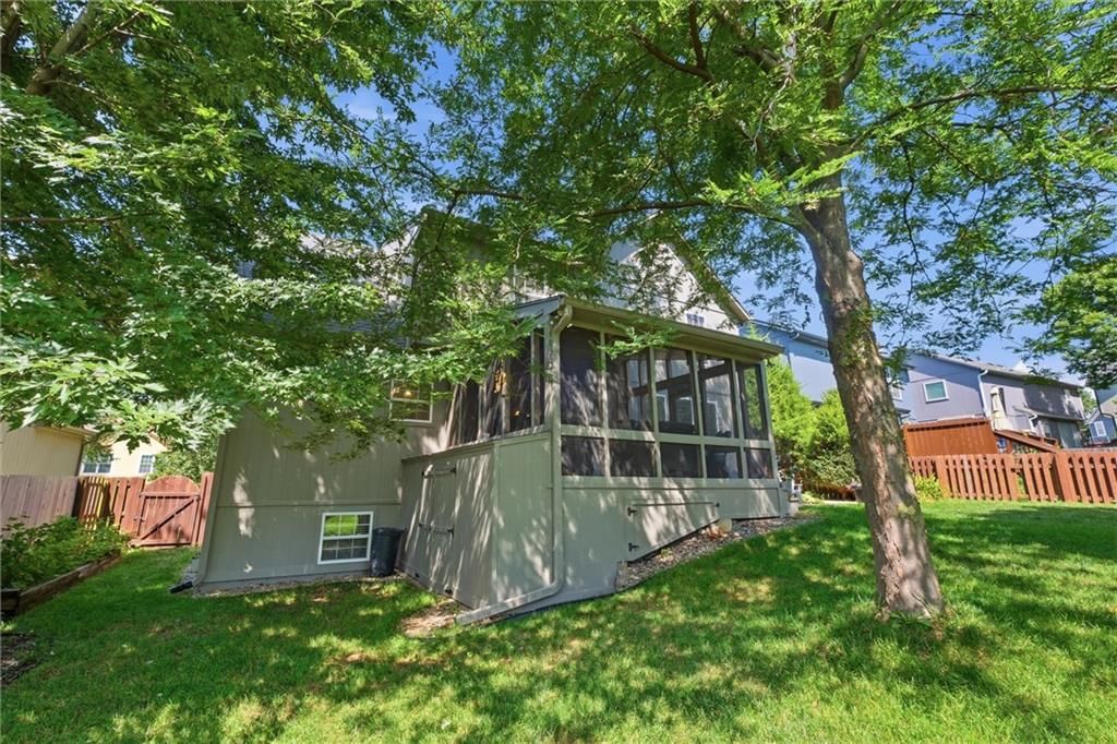4813 Noble Street — photo 40