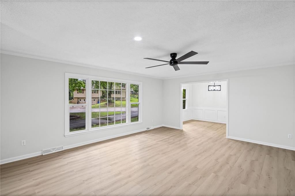 12825 Winchester Avenue — photo 13
