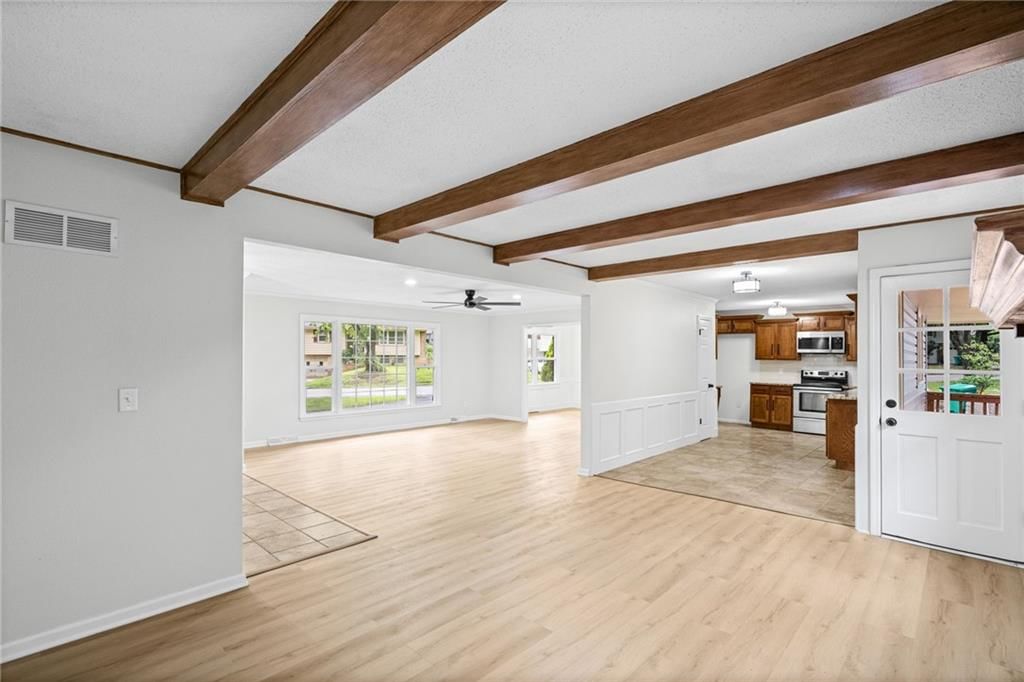 12825 Winchester Avenue — photo 20