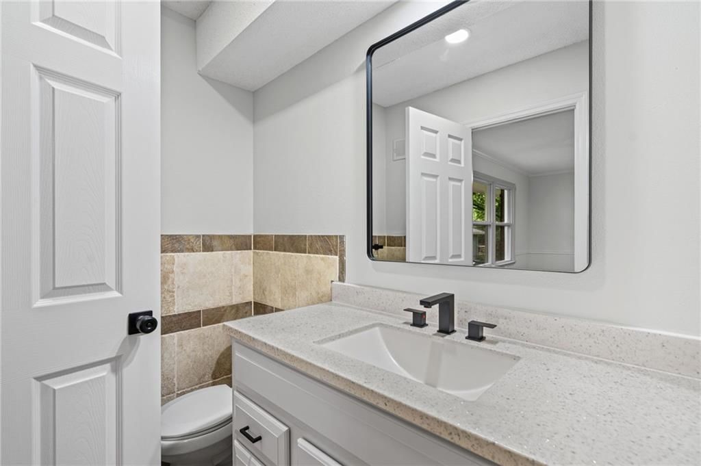 12825 Winchester Avenue — photo 28