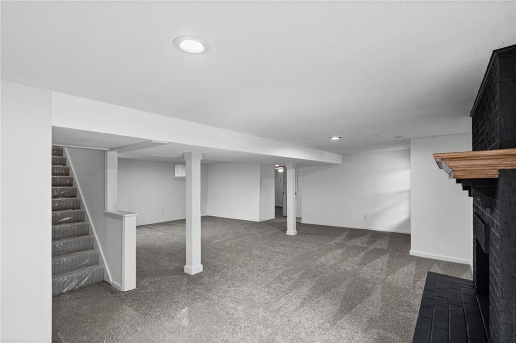12825 Winchester Avenue — photo 32