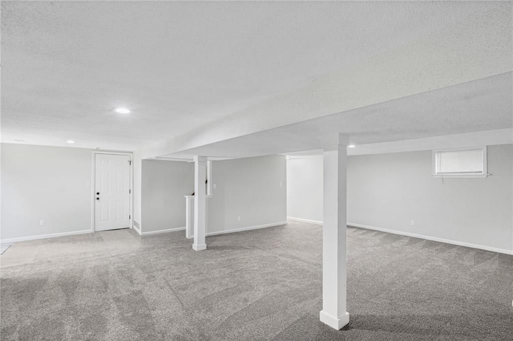 12825 Winchester Avenue — photo 33