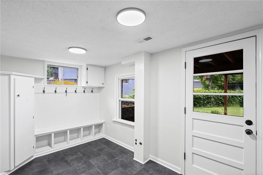12825 Winchester Avenue — photo 37