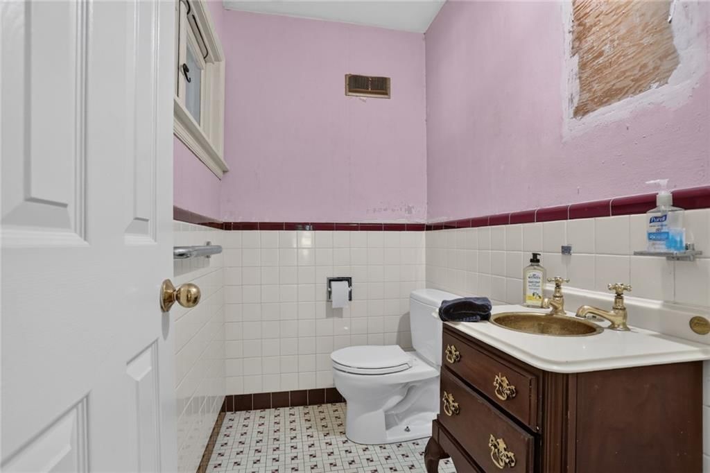 9340 Canterbury Street — photo 15