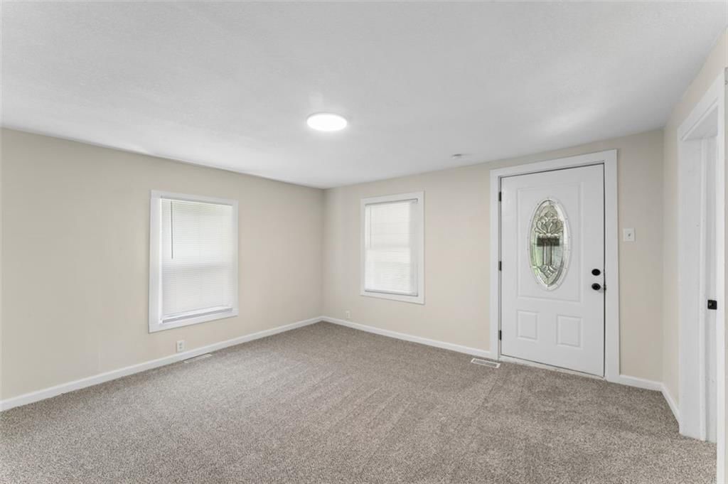 806 W Lexington Street — photo 6