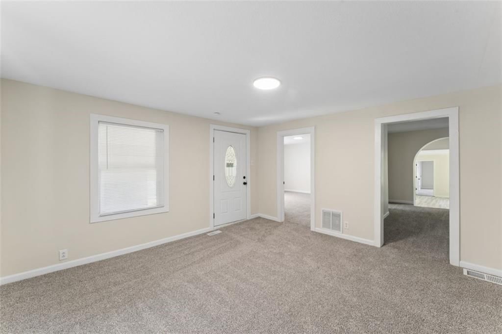 806 W Lexington Street — photo 7