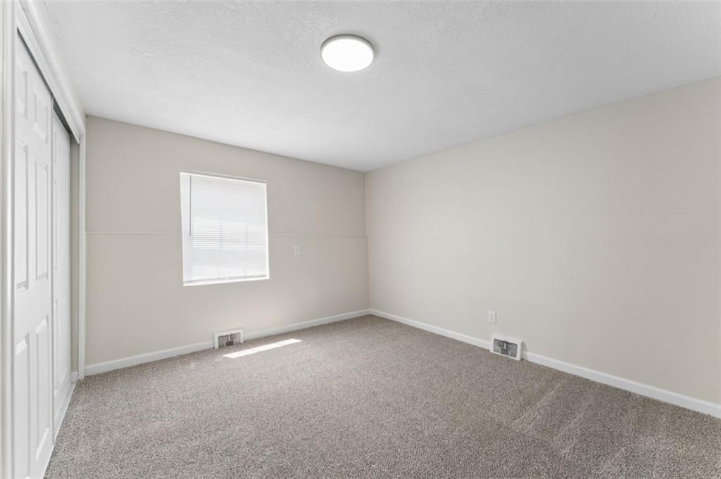 806 W Lexington Street — photo 10
