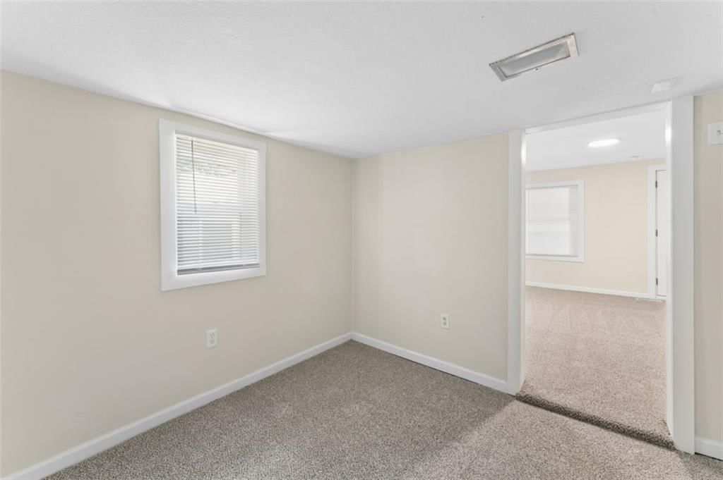 806 W Lexington Street — photo 14