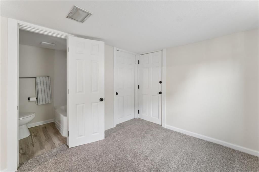 806 W Lexington Street — photo 15