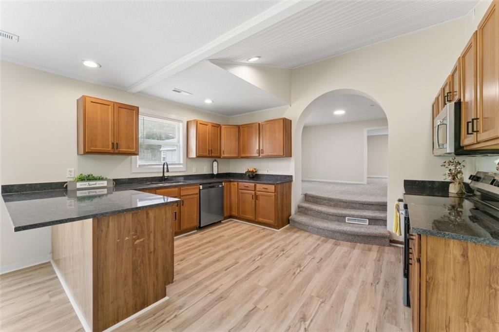 806 W Lexington Street — photo 19
