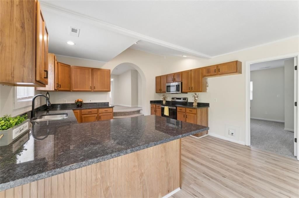 806 W Lexington Street — photo 20