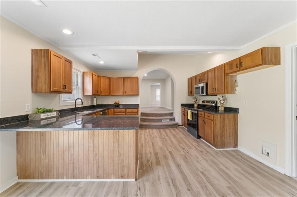 806 W Lexington Street — photo 24