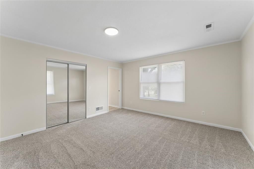 806 W Lexington Street — photo 29