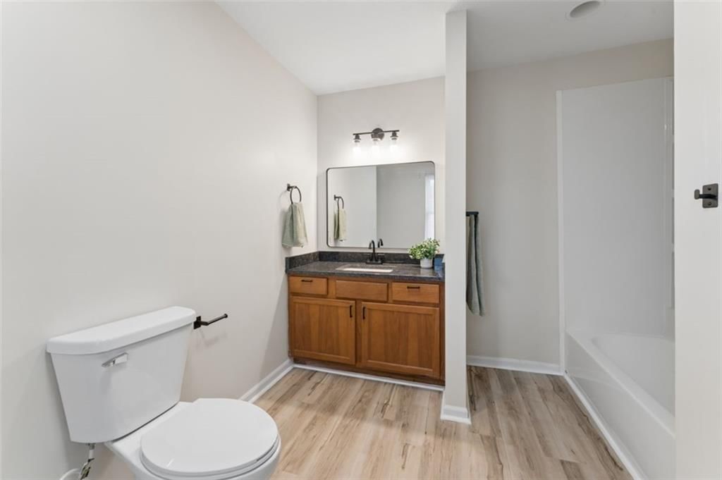 806 W Lexington Street — photo 31