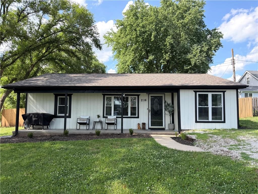 216 SOUTHSIDE Court, Excelsior Springs, MO