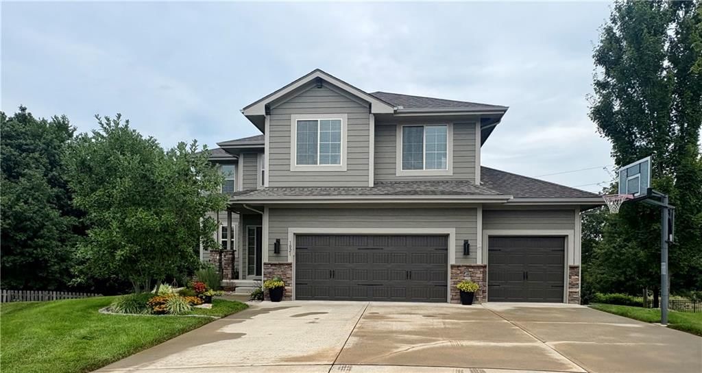 1021 SE Scarlet Court — photo 2
