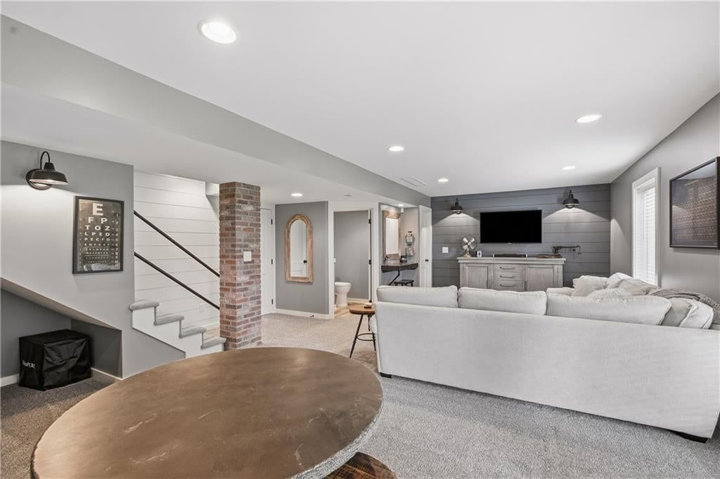 1021 SE Scarlet Court — photo 41