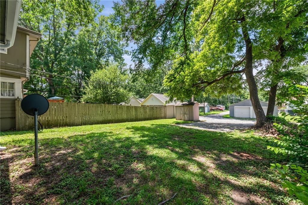 1107 N 13th Street — photo 27