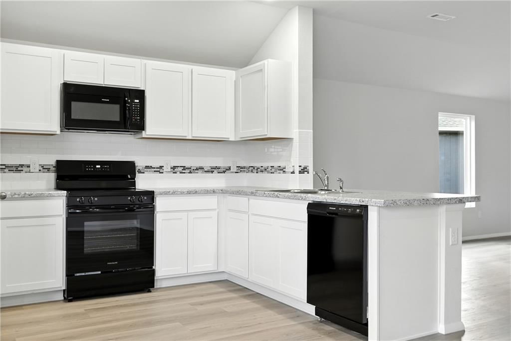 428 Valley View Drive — photo 7