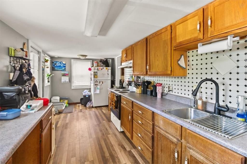 207 W 23rd Street — photo 33