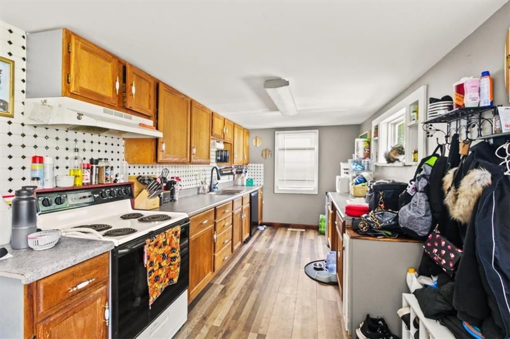 207 W 23rd Street — photo 39