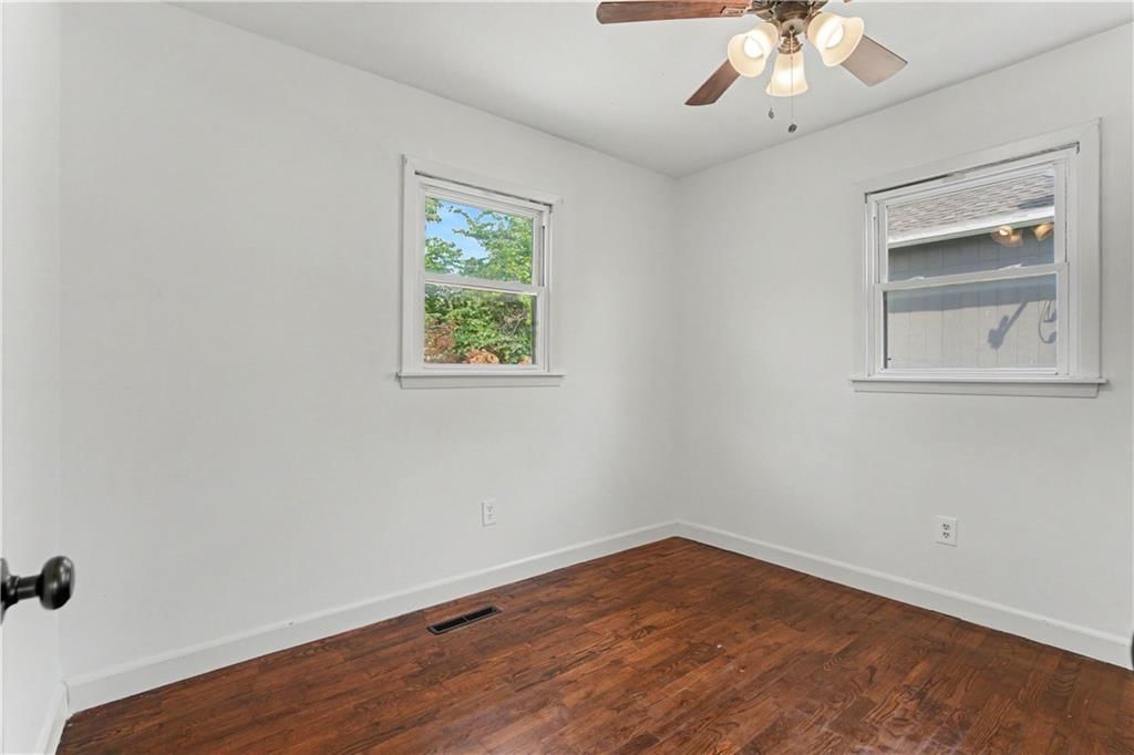 307 N Raum Street — photo 9