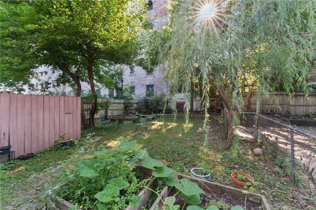 3217 Campbell Street — photo 50