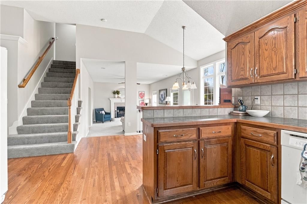 525 Parma Way — photo 9